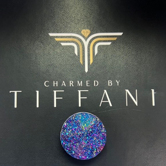 Charmed By Tiffani Pop Sockets - Picture 1 of 1
